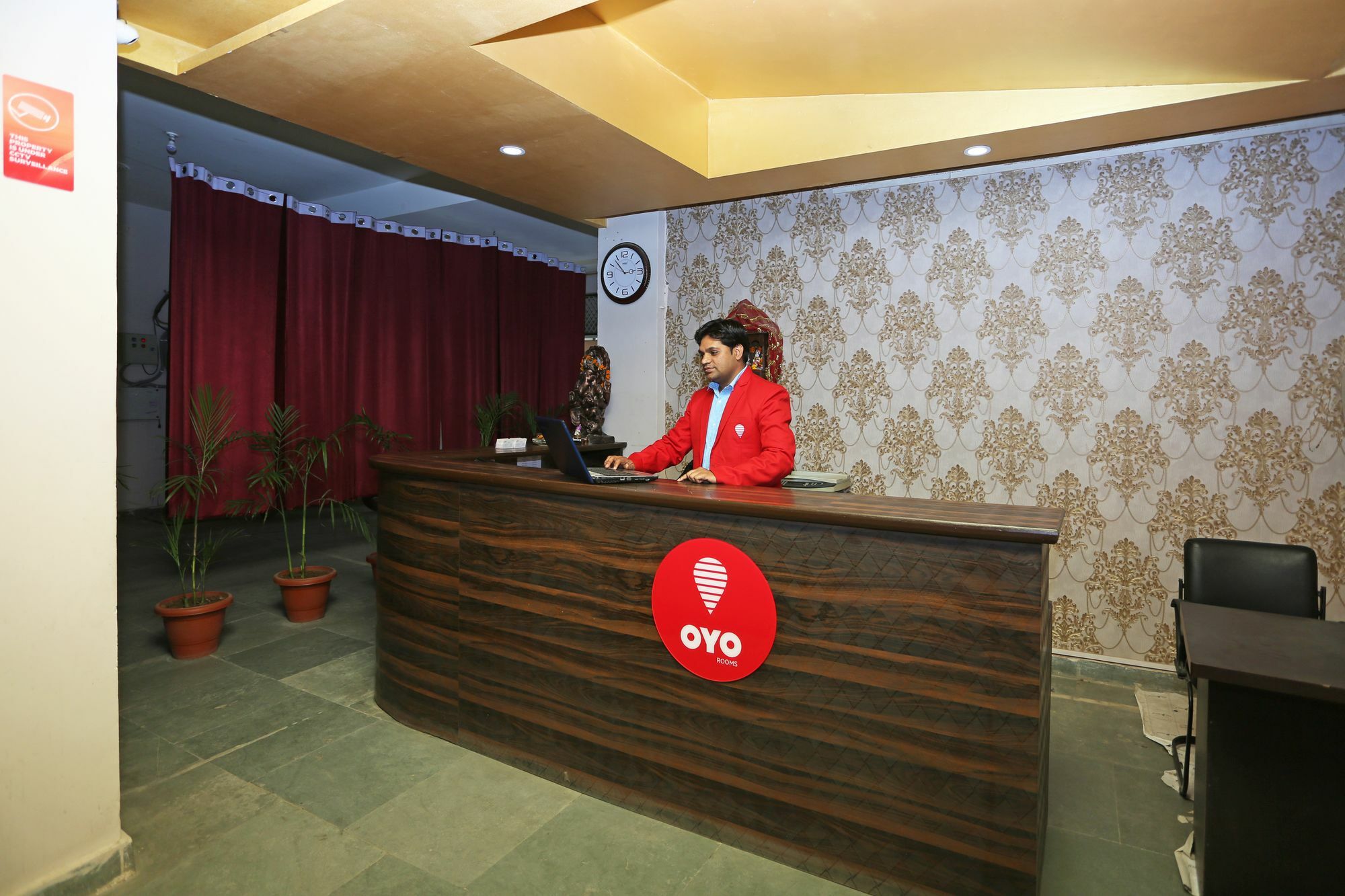 717临近德里机场oyo房酒店 新德里 外观 照片